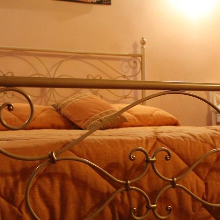 La Fiera Vecchia Apartments Meleto Екстериор снимка