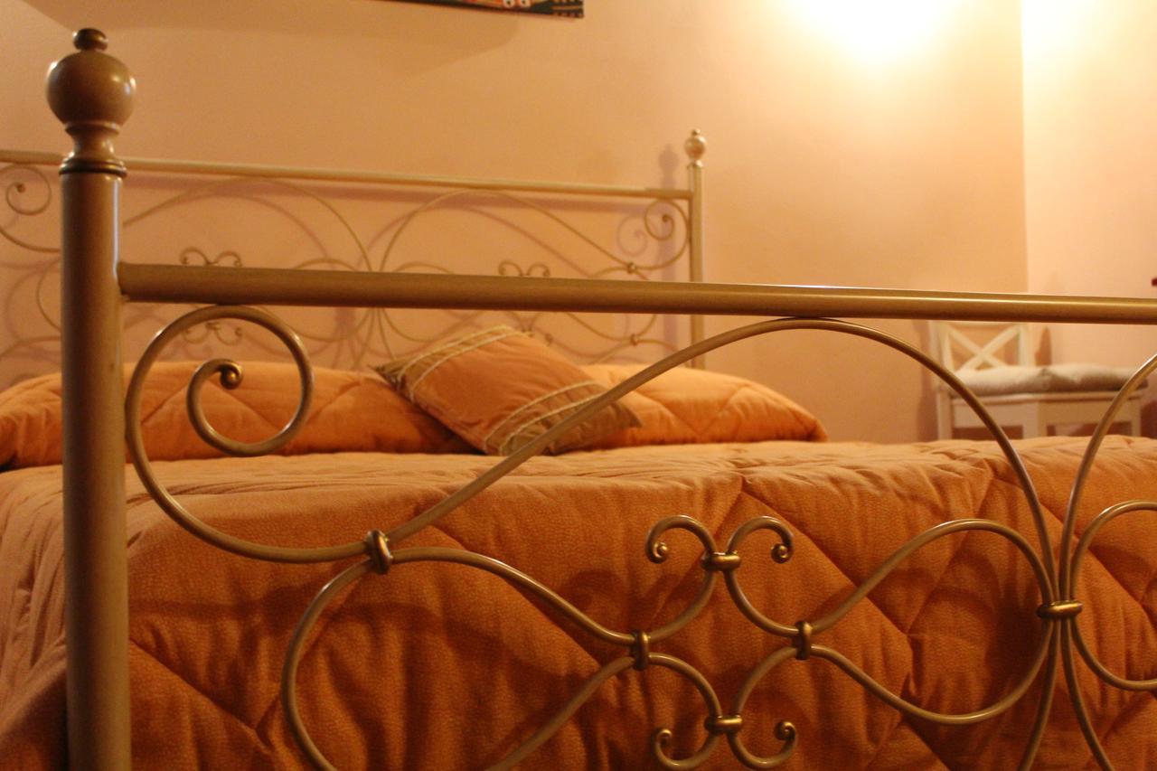 La Fiera Vecchia Apartments Meleto Екстериор снимка